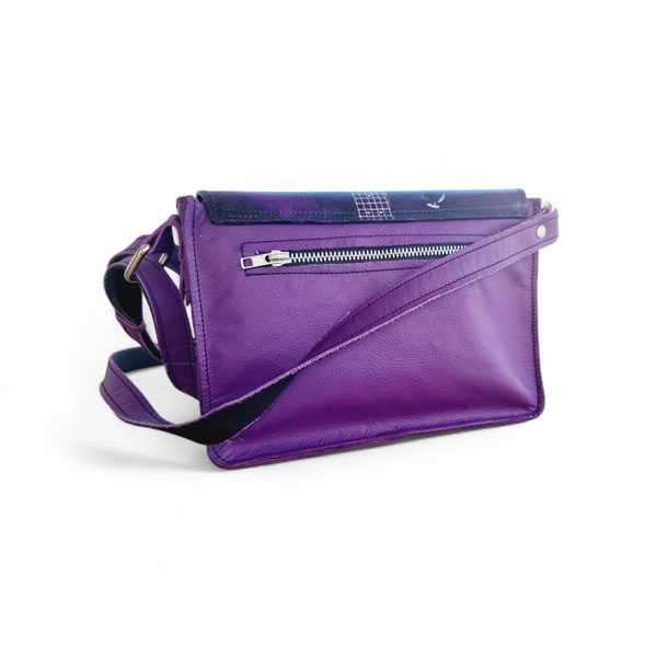 Kožna torbica s umjetničkim motivom – Ljubičasta (24x17 cm)